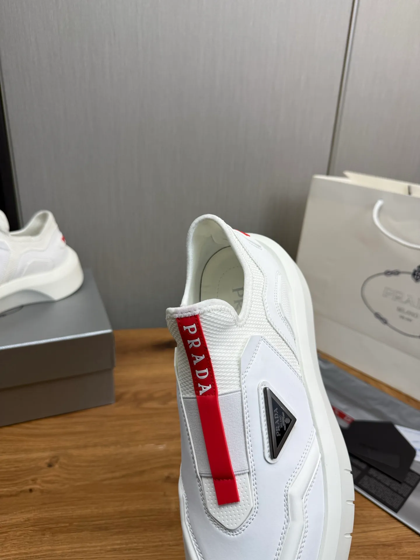 Men's shoes 💰620💰 [PRADA] Autumn and winter hot men's shoes are shipped 👏Official website synchronized ⬆️Original fly-woven cowhide fabric + cowhide lining, 1⃣️:1⃣️reproduction, original sole, 38-45 (45. Customized, non-refundable)